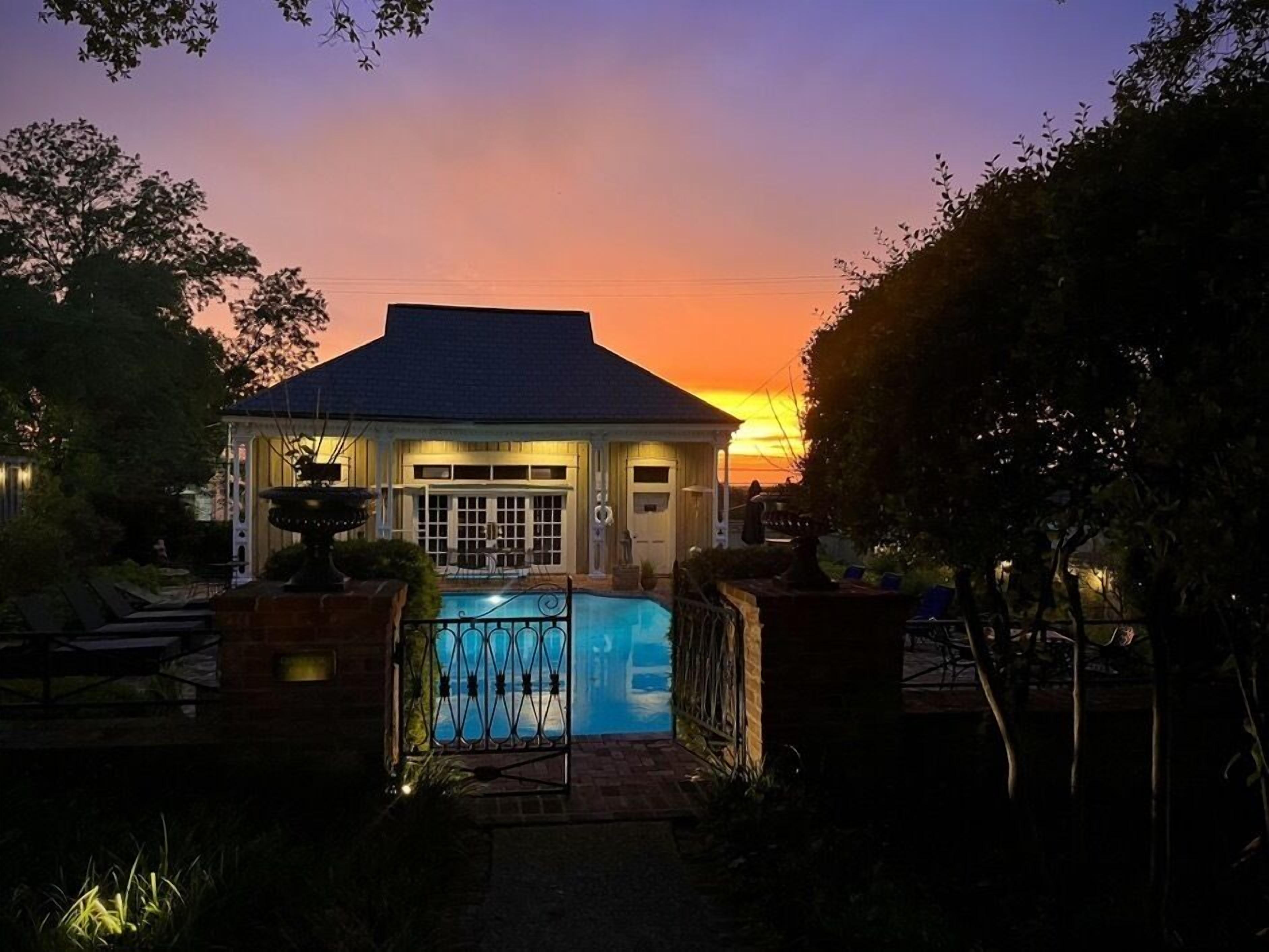 Outdoor pool, pool loungers