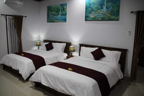 Deluxe Double or Twin Room | Desk, free WiFi, bed sheets