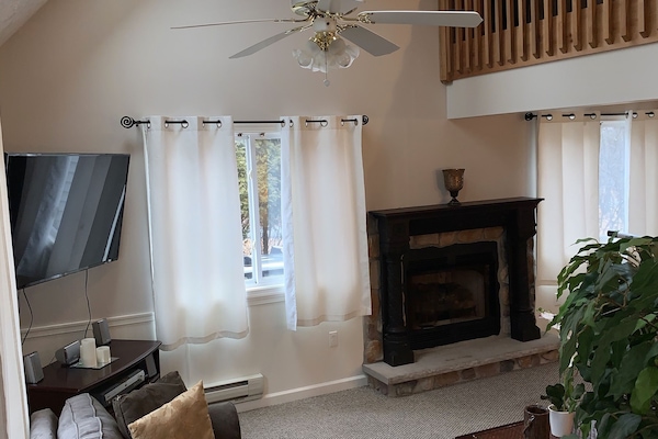 Télévision, cheminée