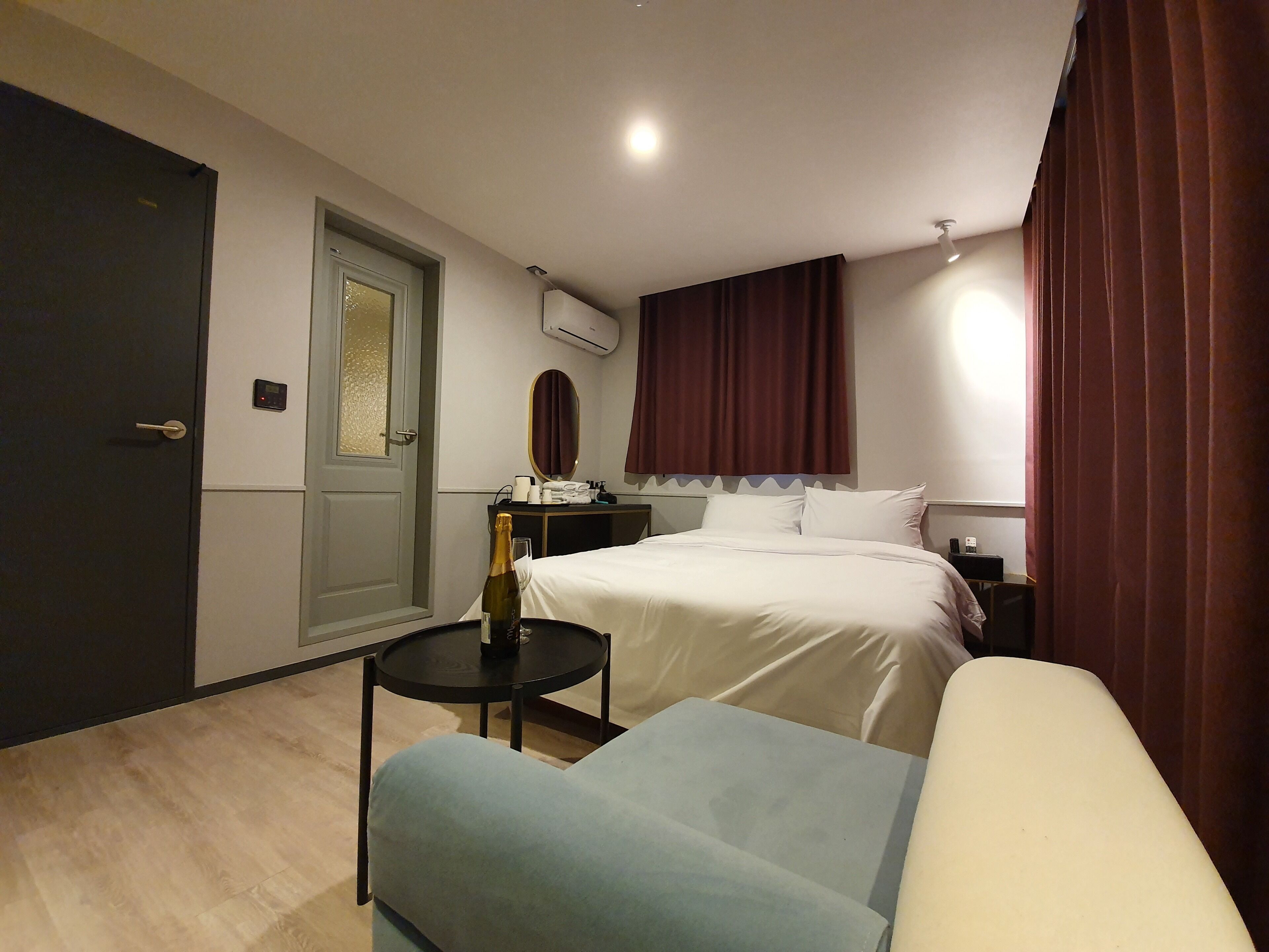 premium bedding, memory-foam beds, minibar, desk