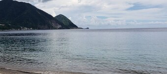 Roseau Hostel Bed 2 · Roseau Hostel & Beach Front Property