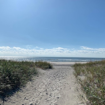 Literally steps to the OCEAN