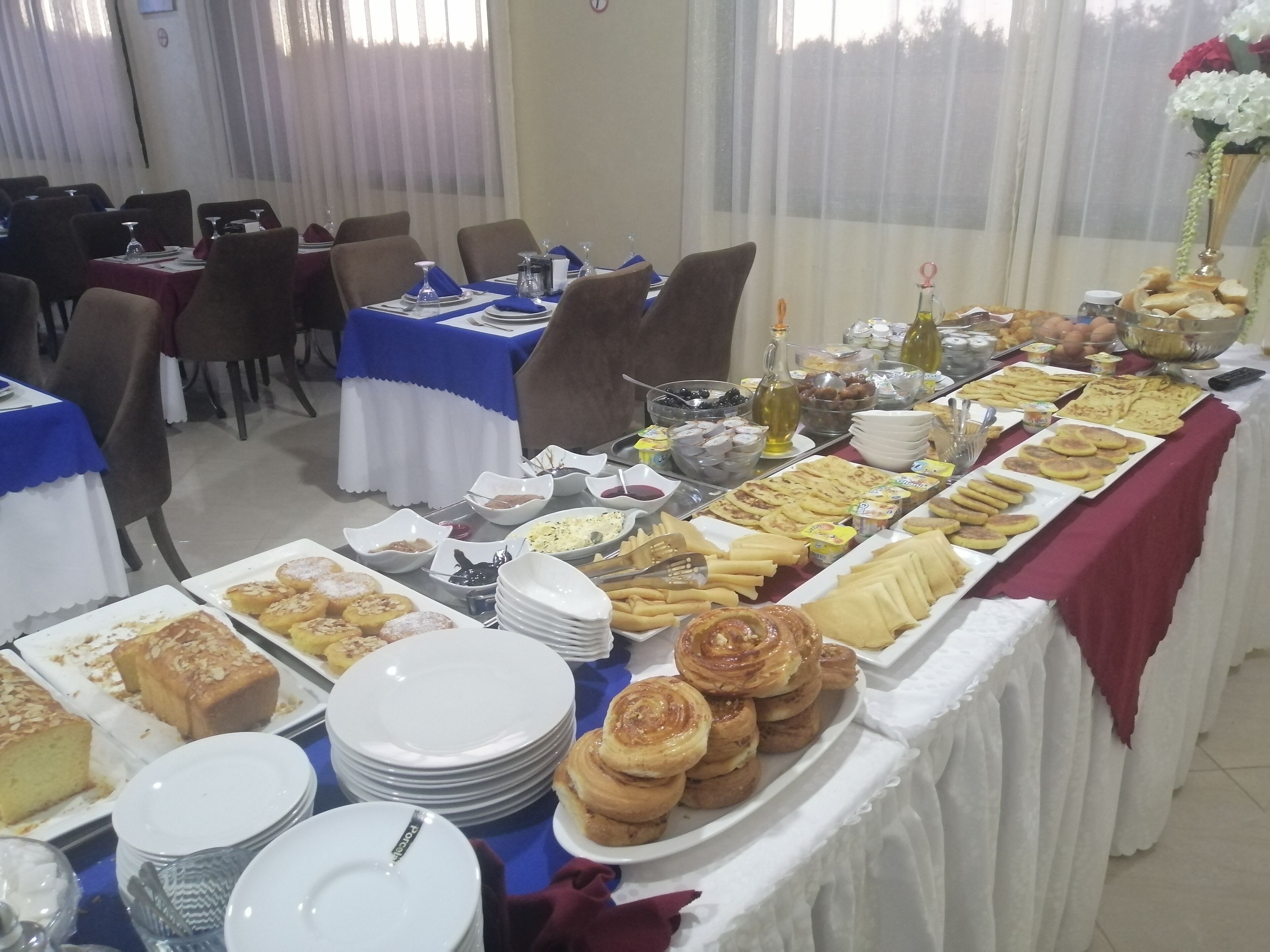 Desayuno bufé gratuito y diario