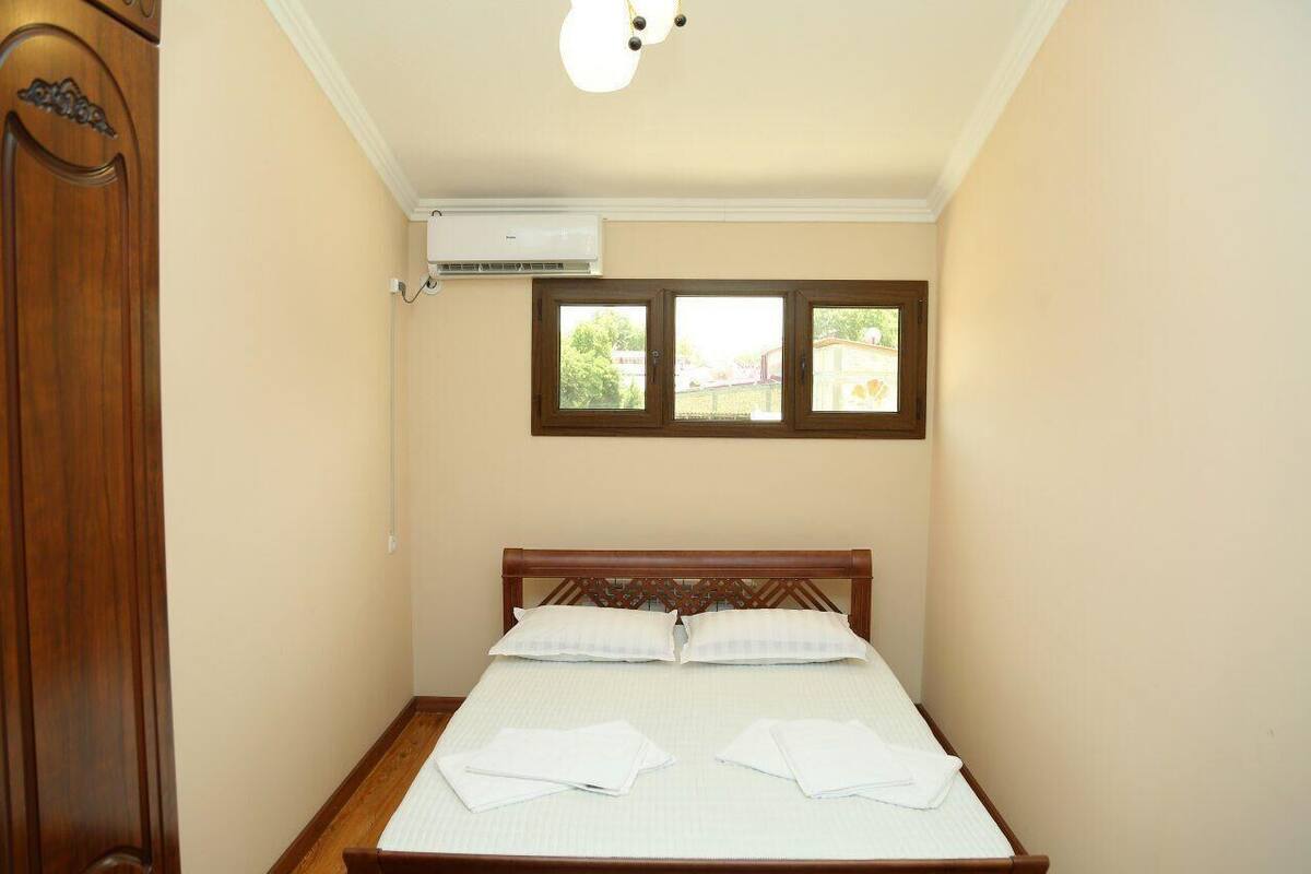 Soundproofing, free WiFi