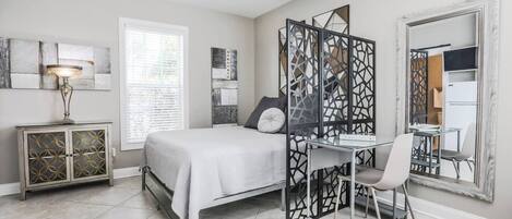 Fer et planche à repasser, Wi-Fi gratuit, draps fournis