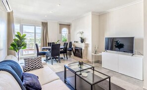 Télévision, chaßne hi-fi, espaces bureaux