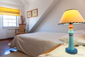 2 slaapkamers, een strijkplank/strijkijzer, wifi, beddengoed