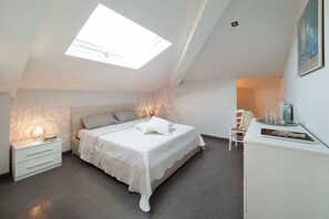 5 bedrooms, iron/ironing board, travel cot, free WiFi - Villa for 10 People with private pool, garden and free WiFi (Randazzo)