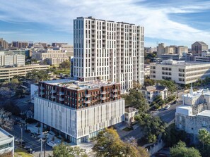 Exterior - Prime Austin 2 BR downtown new location (Austin)