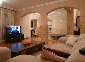 Deluxe-Apartment | Schreibtisch, kostenloses WLAN, Bettwäsche