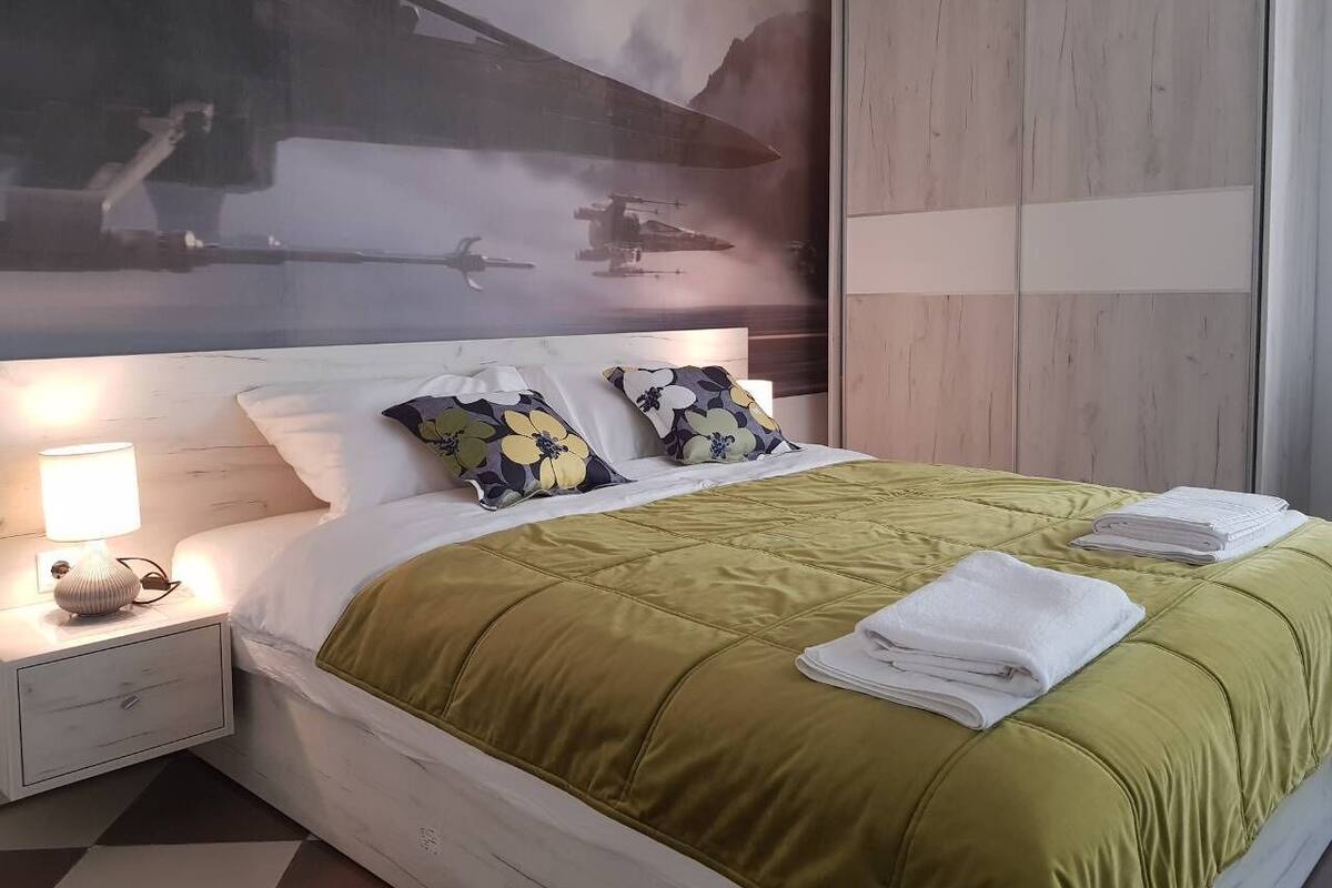 1 bedroom, desk, free WiFi, bed sheets