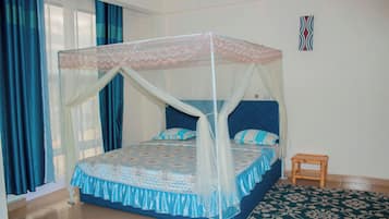 Deluxe Double Room | Laptop workspace, iron/ironing board, free WiFi