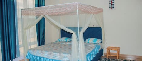 Deluxe Double Room | Laptop workspace, iron/ironing board, free WiFi