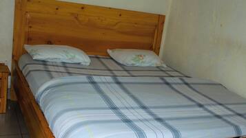 Basic Double Room | Laptop workspace, iron/ironing board, free WiFi