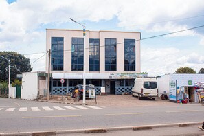 Front of property - Fidos Guest House (Muhoza)