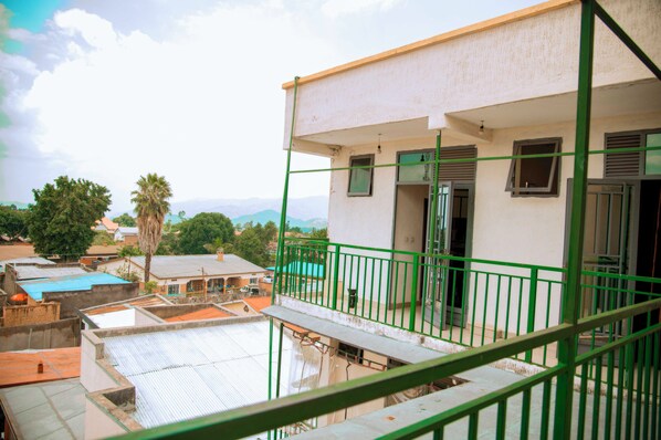 Deluxe-Doppelzimmer | Laptopgeeigneter Arbeitsplatz, Bügeleisen/Bügelbrett, kostenloses WLAN