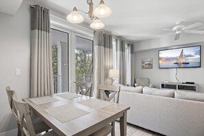 Huis, 1 kingsize bed met slaapbank (Pilot House 413) | Dineren