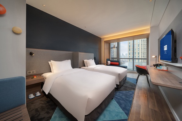 Standard Room, 2 Twin Beds | Soundproofing, iron/ironing board
