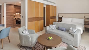 Premium bedding, in-room safe, desk, laptop workspace