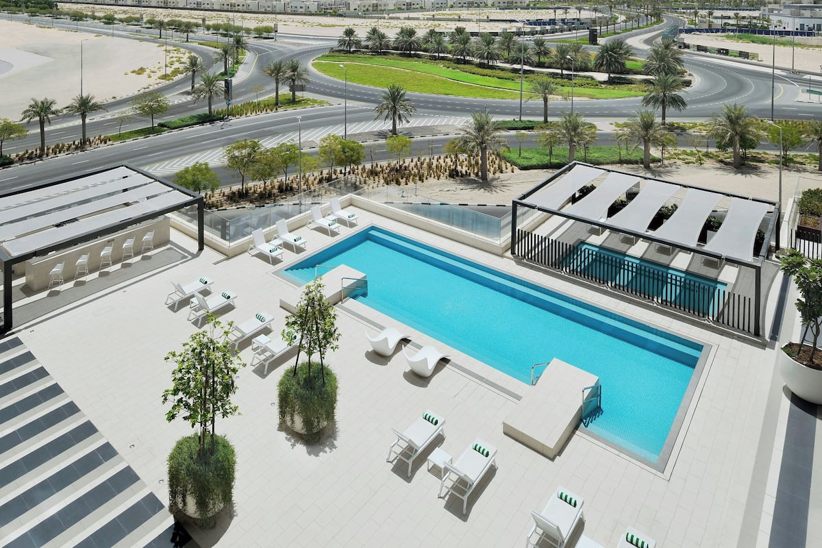 Suite, 1 Bedroom, Pool View, Free bus: DWC Airport, Pre Booking needed | Hochwertige Bettwaren, Minibar, Zimmersafe, Verdunkelungsvorhänge