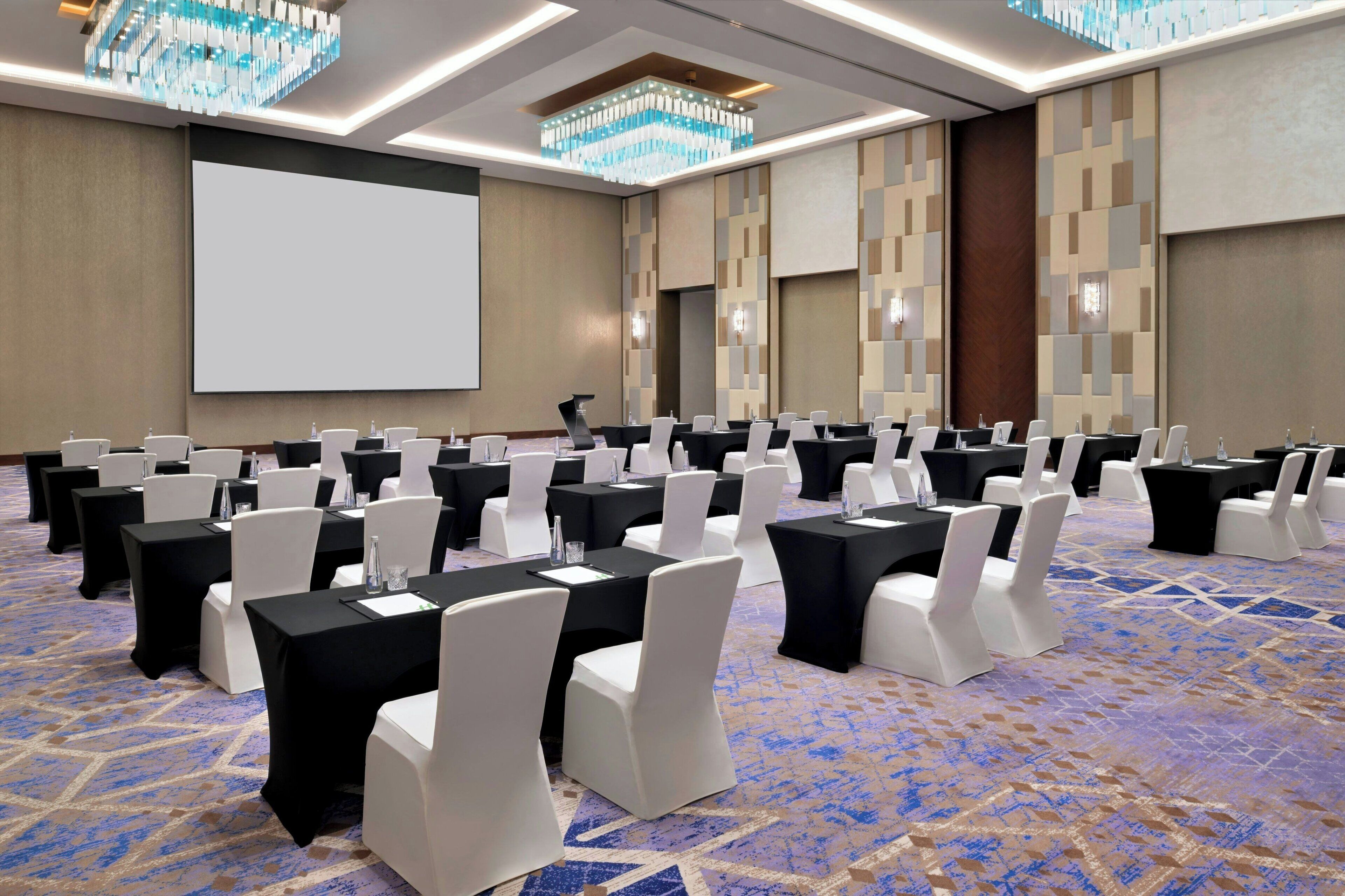 Photo - Holiday Inn Dubai Al-Maktoum Airport by IHG