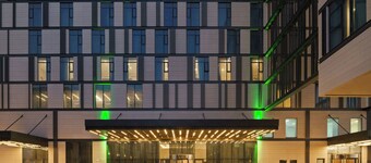 Holiday Inn Dubai Al-Maktoum Airport by IHG