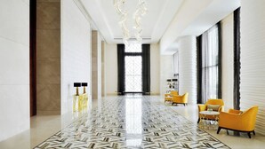 Reception hall - Holiday Inn Dubai Al-Maktoum Airport by IHG (Dubai)