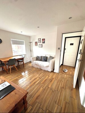 تلفزيون، كُتُب