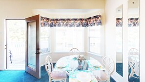 Dining - Your Dream Golf Getaway | River Creek Golf Condo | RC 1006 (Sunset Beach)