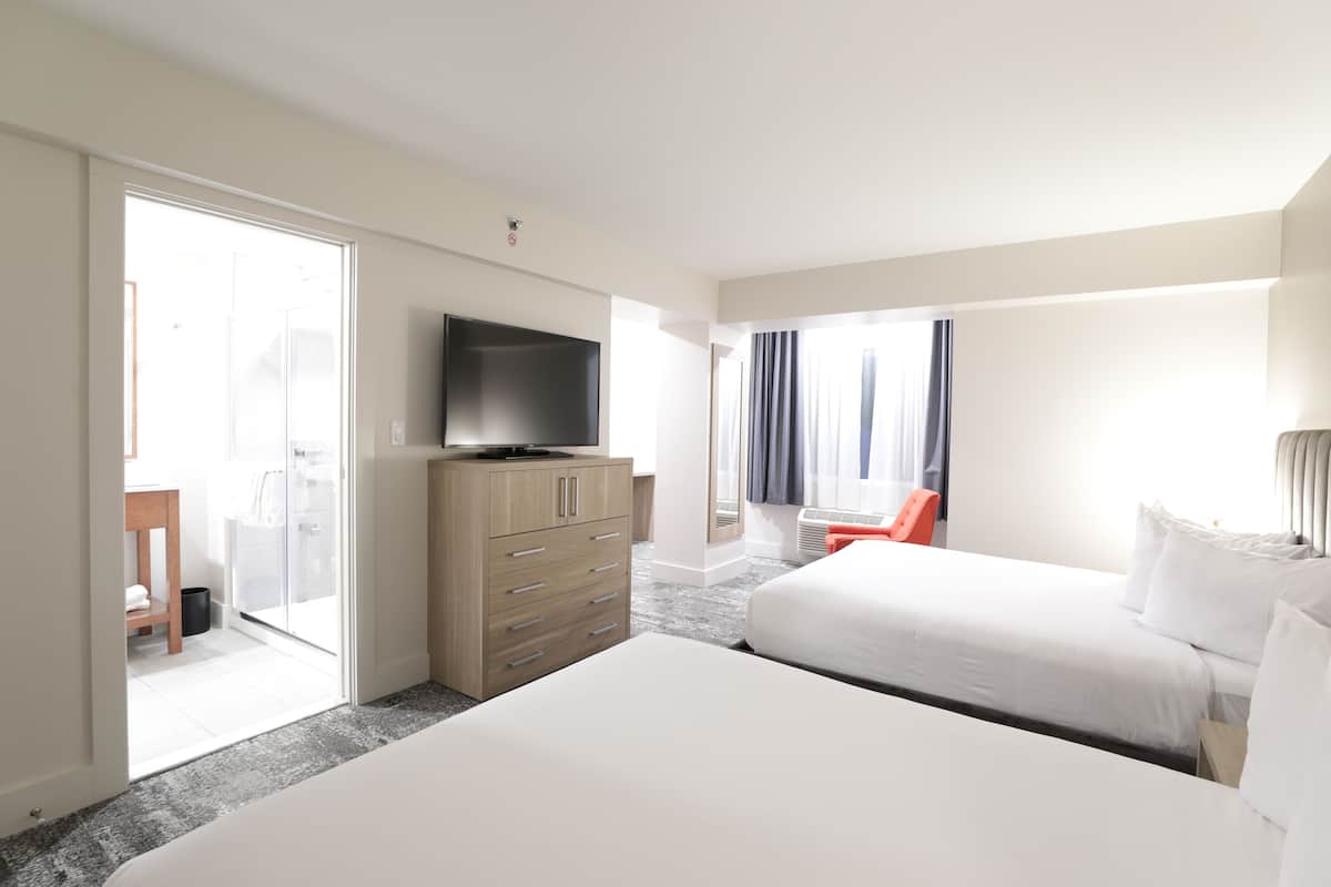 1 Schlafzimmer, hochwertige Bettwaren, Zimmersafe, individuell dekoriert