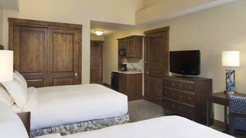 3 bedrooms, in-room safe, desk, iron/ironing board