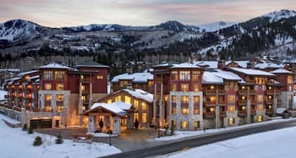 SUNRISE LODGE at CANYONS: SKI IN/OUT.SPRING BREAK.MAR 6-13. 3BED/3BA SLEEPS 8-10
