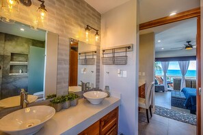 淋浴設備、風筒、提供毛巾、番梘