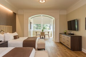 Superior Double Full Accessible | Hypo-allergenic bedding, in-room safe, soundproofing, iron/ironing board