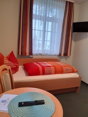 Zweibettzimmer, eigenes Bad