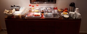 Makanan dan minuman