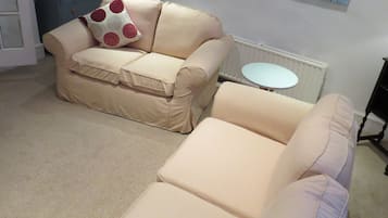 Family House, Private Bathroom | Lounge