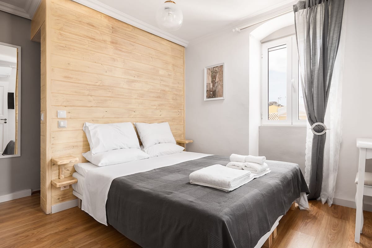 Apartamento (Cozy) | 1 quarto, cofres nos quartos, escrivaninha