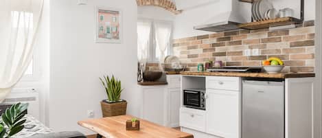 Apartment, 1 Bedroom (2) | Private kitchenette