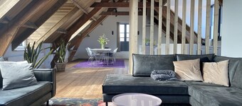 Award winning luxury, renovated ‘flowerbulb barn’ near beach and Keukenhof (10p)