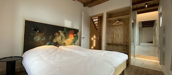 Award winning luxury, renovated ‘flowerbulb barn’ near beach and Keukenhof (10p)