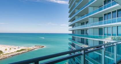 Privately managed 2BR+ 2,5Bath best line oceanfront at the Ritz Bal Harbour