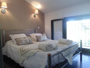 3 bedrooms, iron/ironing board, travel cot, WiFi