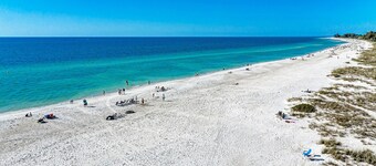 Resting Beach Place managed by Beach Retreats FL Anna Maria Island
