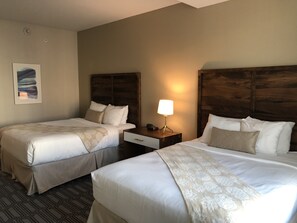 3 bedrooms, in-room safe, iron/ironing board, WiFi