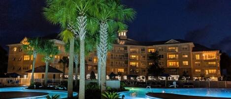 Indendørs pool, udendørs pool