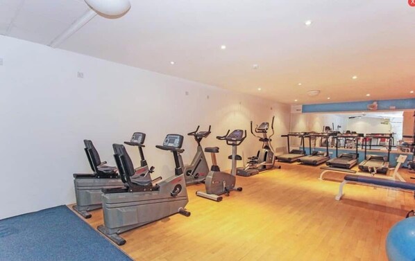 Fitness facility - Spacious historic apartment (Bournemouth)