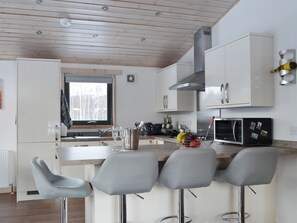 Diskmaskin och barnstol