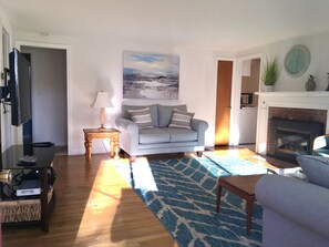 电视、壁炉、电子游戏、书