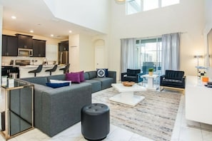 House (5 Bedrooms) | Interior